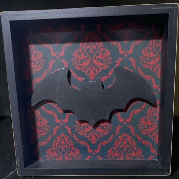 unknown Other - Vintage Wooden Bat Shadow Box,